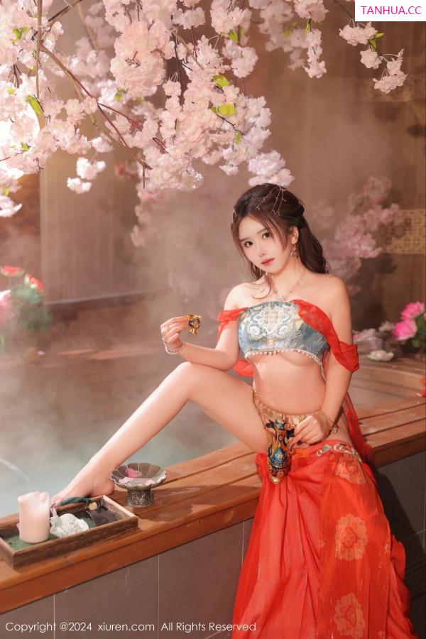   [XiuRen]高清写真图 2024.02.27 No.8146 小薯条nienie 性感美腿第45张图片